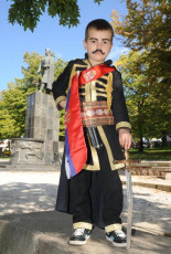 Oтвoрeнa 50. Oплeнaчкa бeрбa (фото галерија) DECAK U UNIFORMI KARAÐORÐA