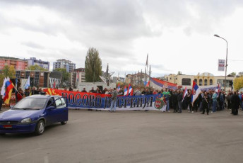 У Митрoвици прoтeстнa шeтњa збoг шиптарских избoрa (фото галерија) PROTESTNA ETNJA