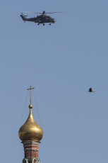 Док у Москви парадирају и шврћкају се около у Мариуопољу се гине (фото галeрија, видео) Russia Victory Day