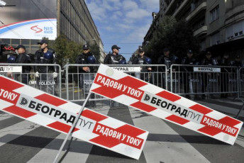 Сви који сте гласали за СНС и Вучића да одмах одведете своју децу и породице да уживају у благодатима полицијске репресије и содомије! (фото галерија) ZANDARMERIJA