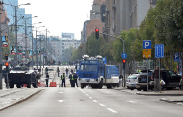 Сви који сте гласали за СНС и Вучића да одмах одведете своју децу и породице да уживају у благодатима полицијске репресије и содомије! (фото галерија) ZANDARMERIJA