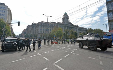 Сви који сте гласали за СНС и Вучића да одмах одведете своју децу и породице да уживају у благодатима полицијске репресије и содомије! (фото галерија) ZANDARMERIJA