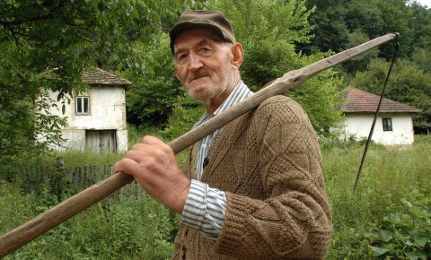 Запарложена села (1): Српски коров или башта Европе Запарложена села (1): Српски коров или башта Европе