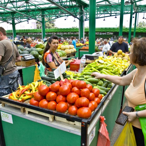 Храна прескупа, све мање купаца Храна прескупа, све мање купаца