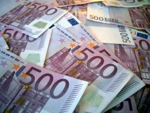 100.000 евра за три службеника 100.000 евра за три службеника
