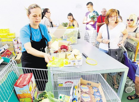 Глад куца на врата Европе Глад куца на врата Европе