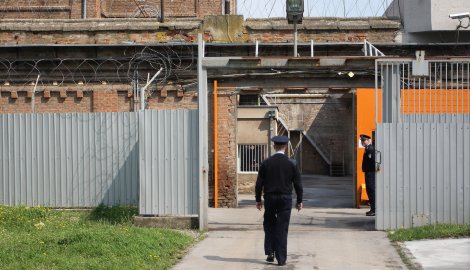 О континуитету безакоња и безочне лажи О континуитету безакоња и безочне лажи