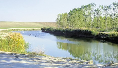 Земља жедна поред воде Земља жедна поред воде