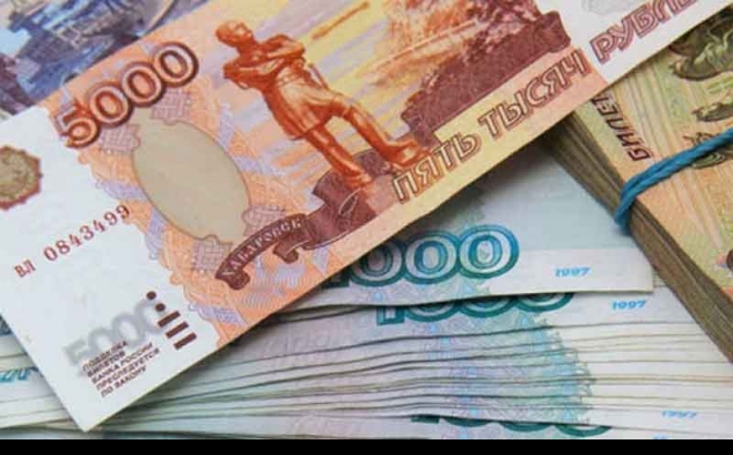Руска рубља скочила према долару и евру на највиши ниво у последње две године Руска рубља скочила према долару и евру на највиши ниво у последње две године