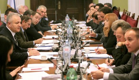 Влада надувала приходе у буџету да би могла више да троши Влада надувала приходе у буџету да би могла више да троши