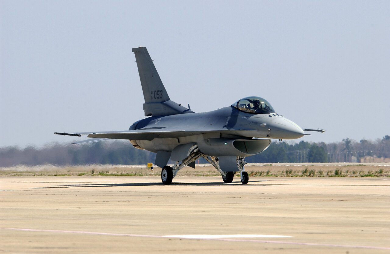 Изнад Јадрана нестао амерички борбени авион Ф-16 Изнад Јадрана нестао амерички борбени авион Ф-16