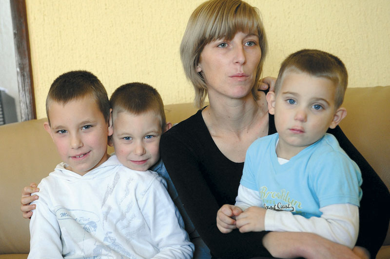 Божић дочекују уз светлост свећа