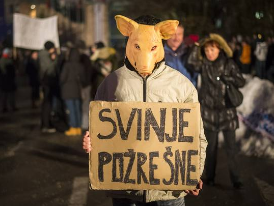 "Словенија ушла у ЕУ, дошла на дно" "Словенија ушла у ЕУ, дошла на дно"
