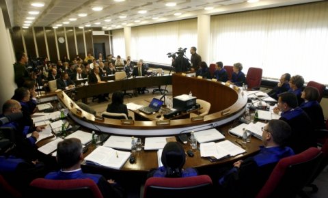 Сумњиве и одлуке Уставног суда Сумњиве и одлуке Уставног суда