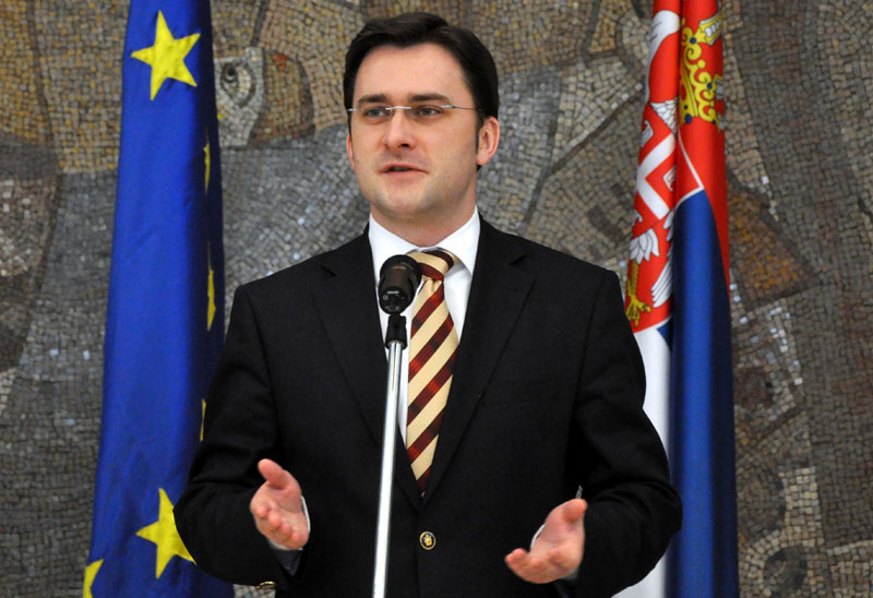 Напредњаци би да мењају Устав по налозима ЕУ Напредњаци би да мењају Устав по налозима ЕУ