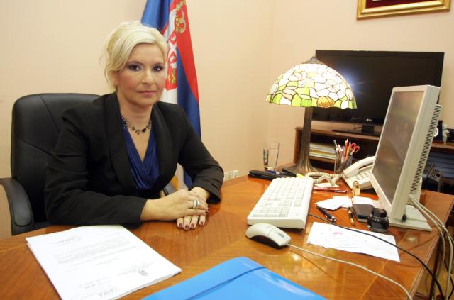 Чак 90% бројила није исправно! Шта ради та блајхована као министар осим што не заклапа уста?