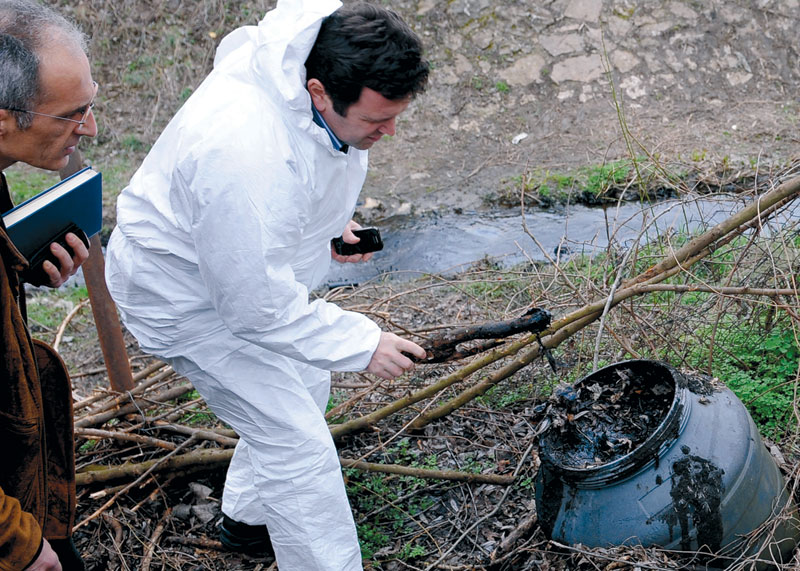 Затровали земљу, воду и људе Затровали земљу, воду и људе