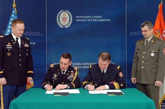 Србија и САД потписале план војне сарадње за 2014. годину Србија и САД потписале план војне сарадње за 2014. годину