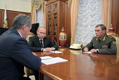 САД: Путин поново окупља стару гарду САД: Путин поново окупља стару гарду