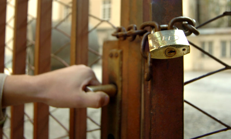 Стечајни бизнис: Задужи па уништи фирму Стечајни бизнис: Задужи па уништи фирму