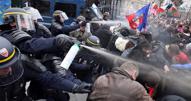 У Француској немири због легализације хомосексуaлних бракова (видео) 1