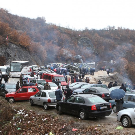 Срби у протестној вожњи, блокирано Јариње Срби у протестној вожњи, блокирано Јариње