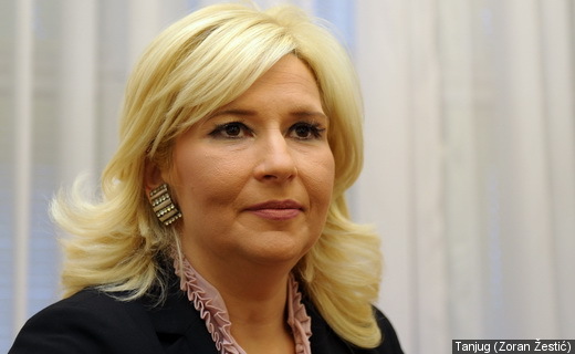 НАТО ЛОБИСТА: На све начине саботира Јужни ток а довукла британску мултинационалну банку да нам они реформишу енергетику и праве хидро и термо-електране НАТО ЛОБИСТА: На све начине саботира Јужни ток а довукла британску мултинационалну банку да нам они реформишу енергетику и праве хидро и термо-електране