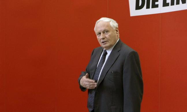 Творац евра поручује: Одустати од "катастрофалне" заједничке валуте, одосмо у пропаст Творац евра поручује: Одустати од "катастрофалне" заједничке валуте, одосмо у пропаст