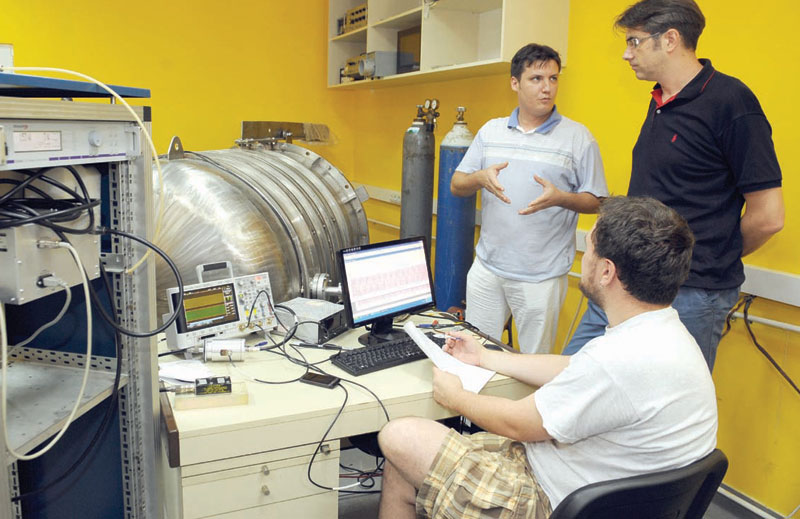 Српским научницима смањени буџети Српским научницима смањени буџети