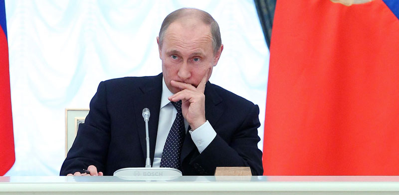 Путин забранио државним функционерима поседовање рачуна у страним банкама Путин забранио државним функционерима поседовање рачуна у страним банкама