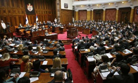 Кретенизам: Закон дозвољава тинејџеркама да саме иду на абортус Кретенизам: Закон дозвољава тинејџеркама да саме иду на абортус