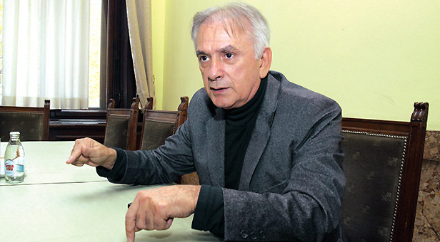 Jакшић: Датум само изговор да власт "пусти Kосово низ воду" (видео) Jакшић: Датум само изговор да власт "пусти Kосово низ воду" (видео)