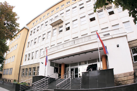 Конференција за новинаре СРС испред Специјалног суда за организовани криминал (видео) Конференција за новинаре СРС испред Специјалног суда за организовани криминал (видео)