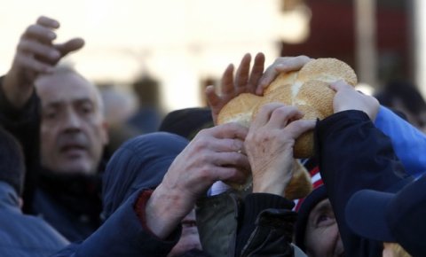 Србија опет у дужничко ропство Србија опет у дужничко ропство