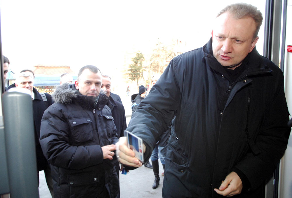 Ђиласе, ко је прави власник Бус плуса? Ђиласе, ко је прави власник Бус плуса?