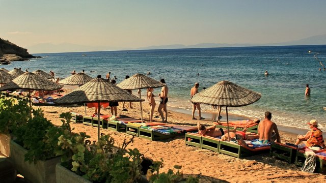Ни Светској банци није јасно одакле Србима паре за летовање ?!? Ни Светској банци није јасно одакле Србима паре за летовање ?!?