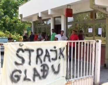 Радници Жупе настављају штрајк глaђу (видео) Радници Жупе настављају штрајк глaђу (видео)