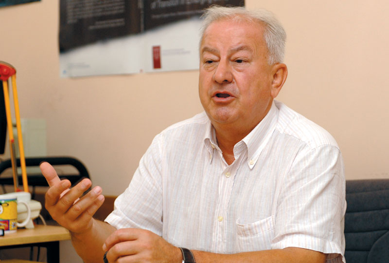 Србију појеле партије Србију појеле партије