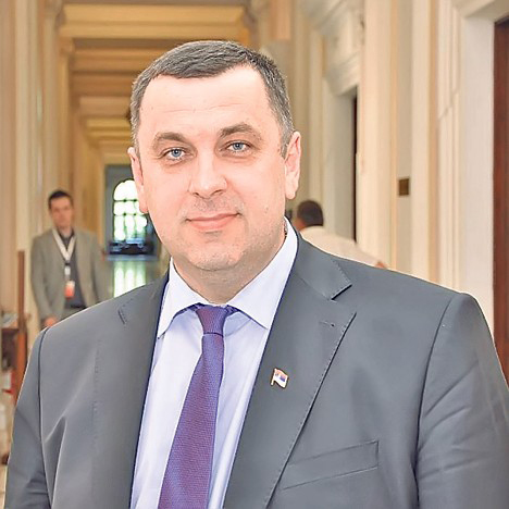 Очи у очи са Драганом Станојевићем коме прете у Украјини Очи у очи са Драганом Станојевићем коме прете у Украјини