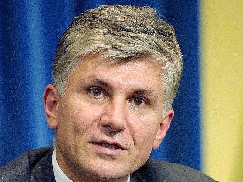 Пре подизања споменика Зорану Ђинђићу БИА и војне службе безбедности јавности на увид да ставе његов досије Пре подизања споменика Зорану Ђинђићу БИА и војне службе безбедности јавности на увид да ставе његов досије