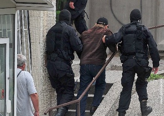 Македонија, 20 ухапшених због шпијунаже, разбијена грчка агентурна мрежа Македонија, 20 ухапшених због шпијунаже, разбијена грчка агентурна мрежа