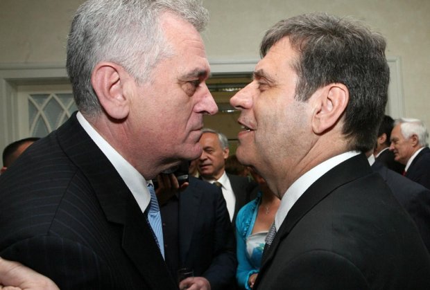 Трулеж: ДСС подржао велеиздајника Николића, намеравају у коалицију са велеиздајницима у Београду Трулеж: ДСС подржао велеиздајника Николића, намеравају у коалицију са велеиздајницима у Београду