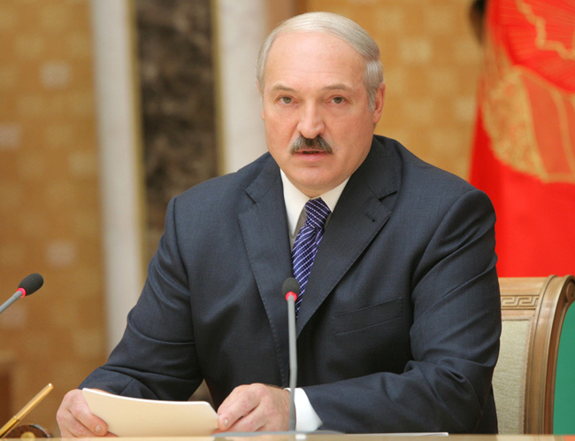 Лукашенко викао на министре: Одакле вам право да народу тражите маске и вакцине! (видео) Лукашенко викао на министре: Одакле вам право да народу тражите маске и вакцине! (видео)