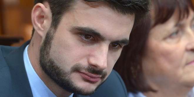 Лаза камиказа бунца! Влада направила заокрет у економији Лаза камиказа бунца! Влада направила заокрет у економији