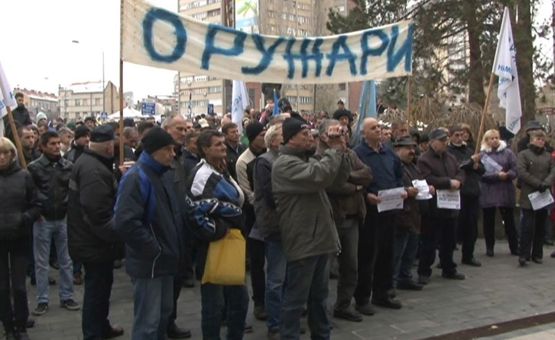 Оружари траже да држава измири дуг од 100 милиона долара Оружари траже да држава измири дуг од 100 милиона долара