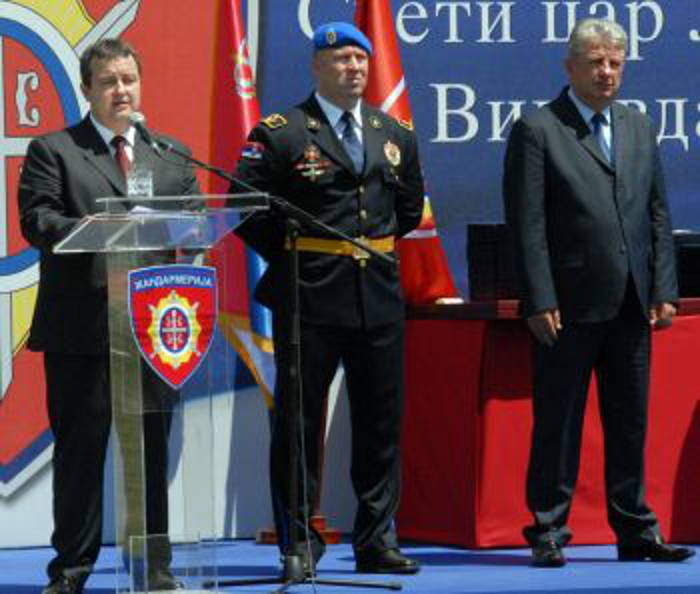 Шта то кријете? Вучић и Дачић укинули фејсбук налог Генерала Братислава Дикића Шта то кријете? Вучић и Дачић укинули фејсбук налог Генерала Братислава Дикића