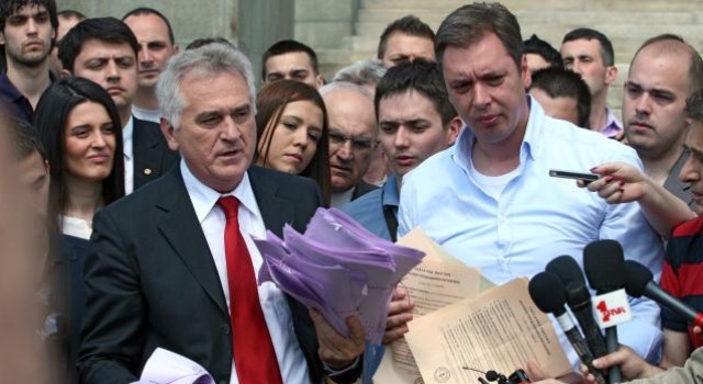 Вучић не престаје да ЛАЖЕ! Што агитујеш онда по странци да не буде парламентарних избора? Прпа? Вучић не престаје да ЛАЖЕ! Што агитујеш онда по странци да не буде парламентарних избора? Прпа?