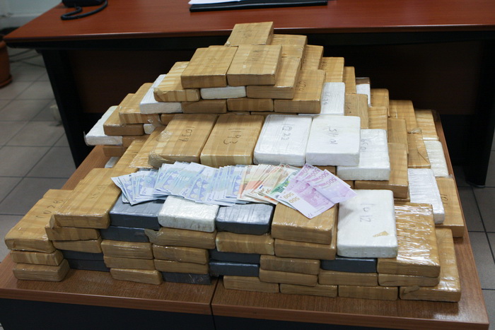 У магацинима српске полиције 13 тона дроге. Ушили и Велики Трновац У магацинима српске полиције 13 тона дроге. Ушили и Велики Трновац