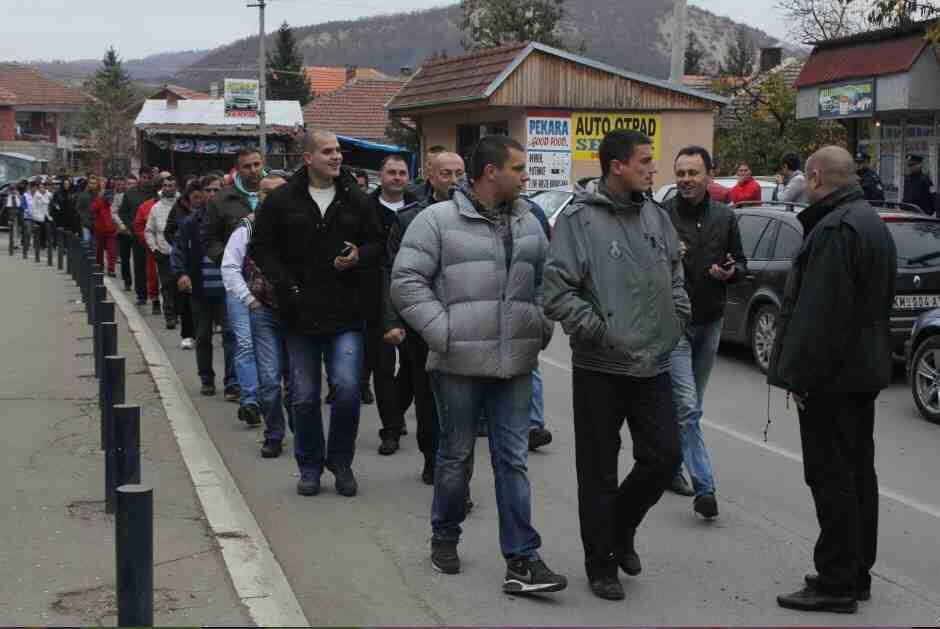 Овако изгледа Вучићева "демократија" Овако изгледа Вучићева "демократија"