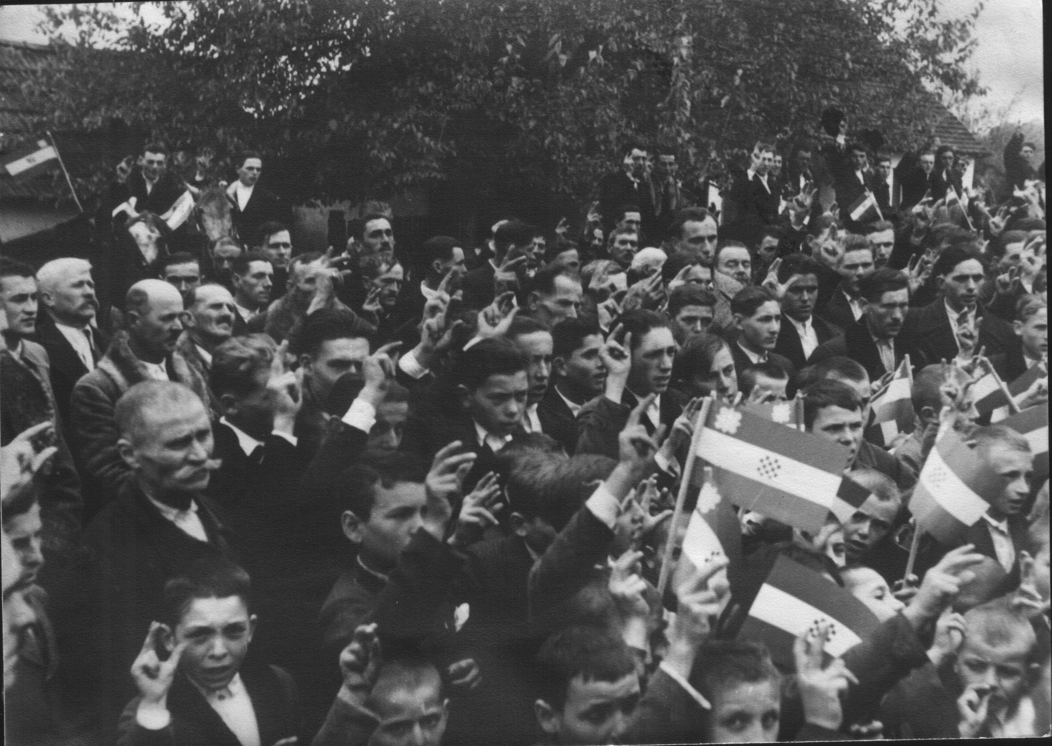 У Хрватској малтретирају српску децу у школама, спроводе терор над Србима и терају их на покрштавање